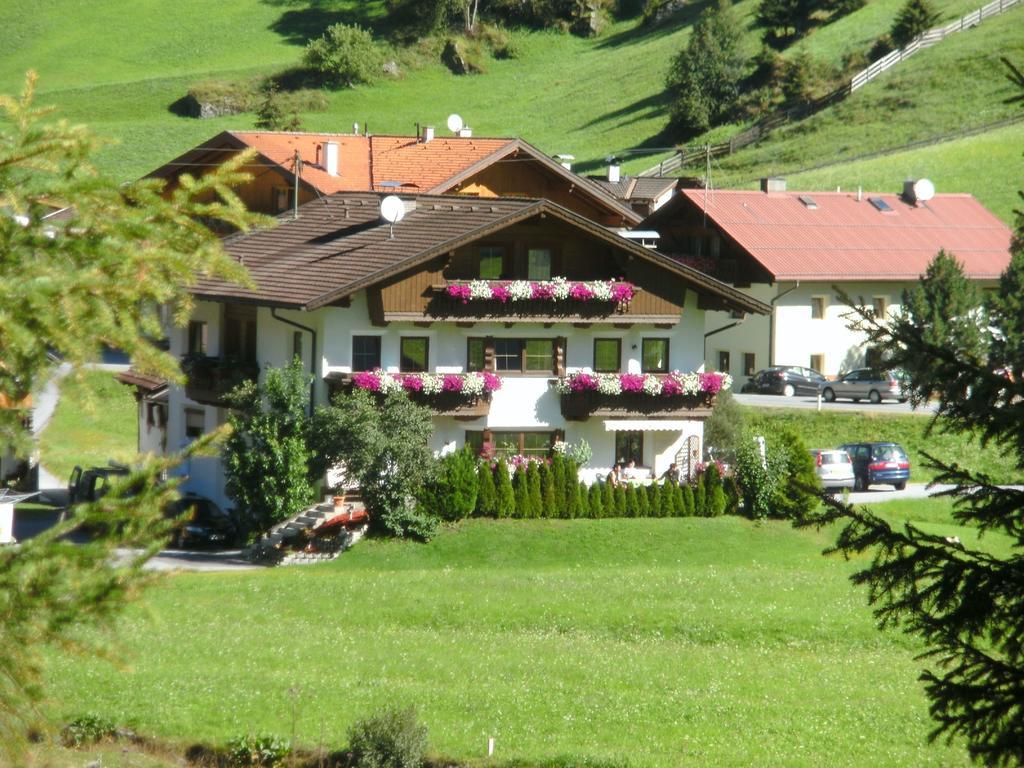 Haus Bergfreund Apartment Sankt Leonhard im Pitztal Bagian luar foto