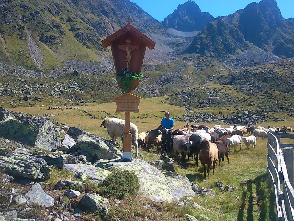 Haus Bergfreund Apartment Sankt Leonhard im Pitztal Bagian luar foto