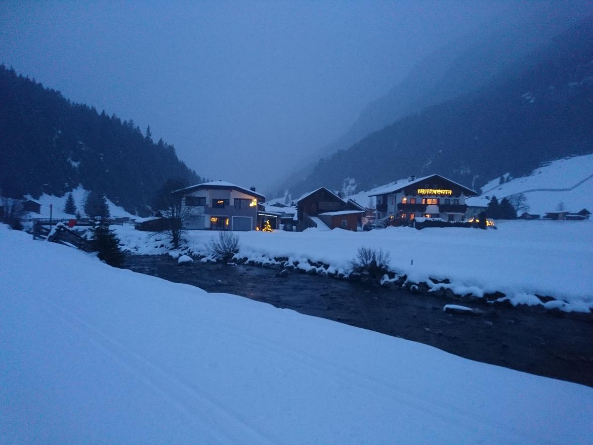 Haus Bergfreund Apartment Sankt Leonhard im Pitztal Bagian luar foto